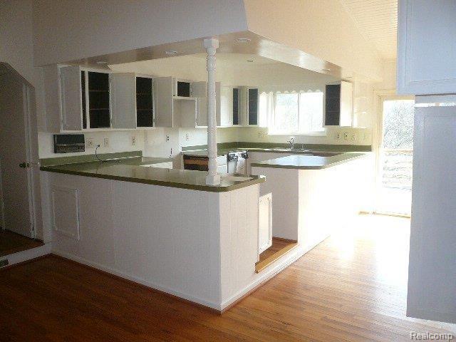 130 East Avon Road Rochester, MI 48307 - Photo 8 of 21 051.JPG
