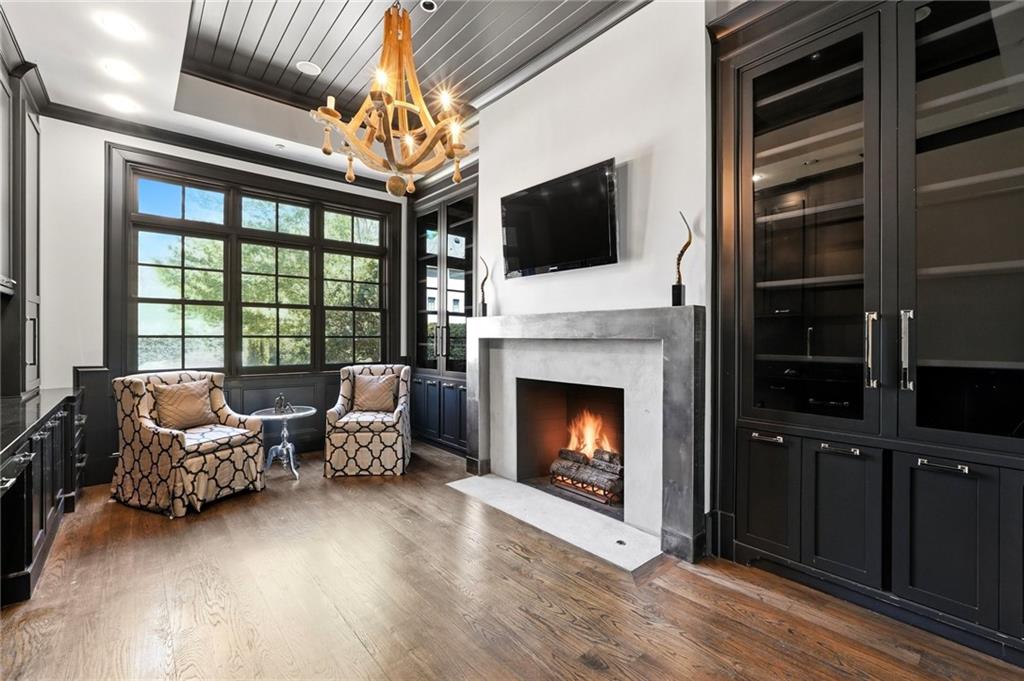 218 Londonberry Road Northwest Atlanta, GA 30327 - Photo 25 of 81