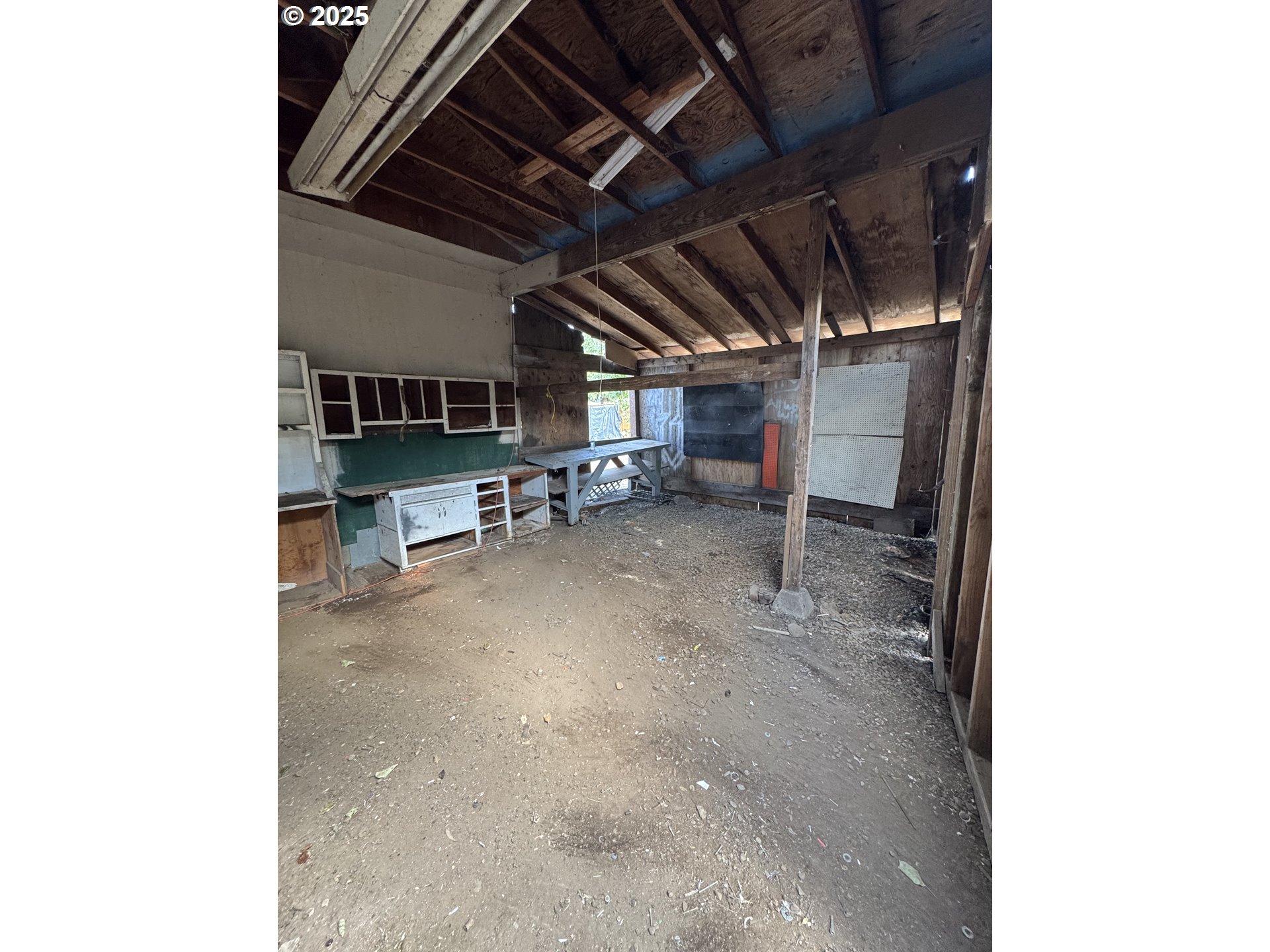 255 36th Street Springfield, OR 97478 - Photo 10 of 11 a view of storage and utility room