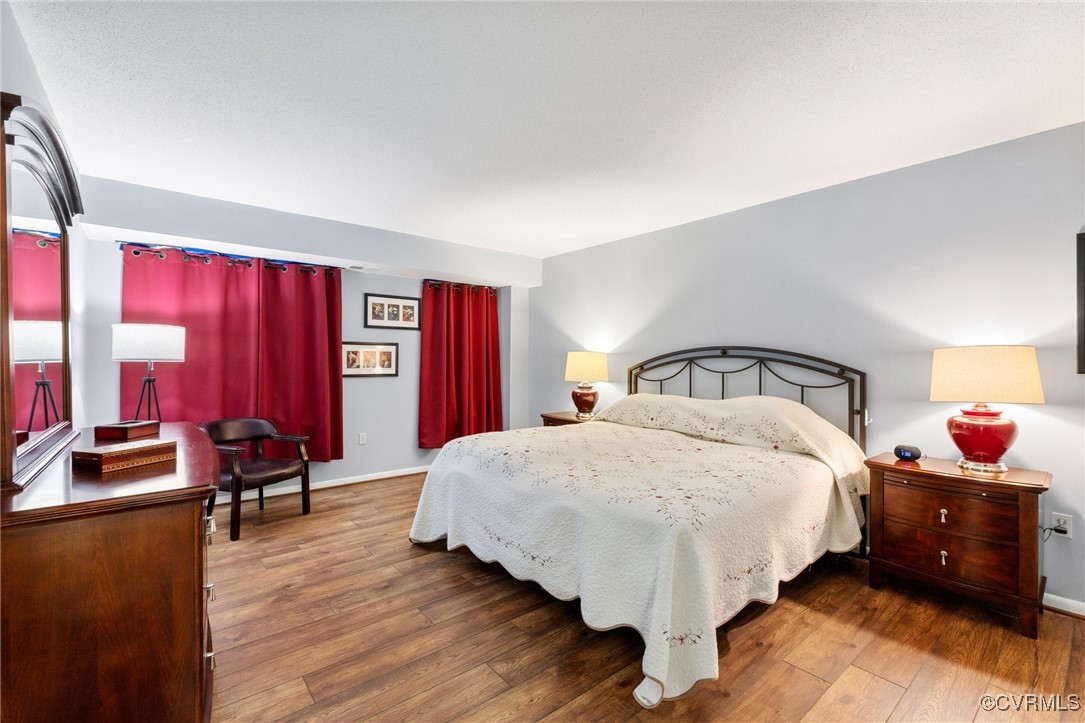 2956 Hathaway Road, Unit U912 Richmond, VA 23225 - Photo 17 of 29 a bedroom with a bed and dresser