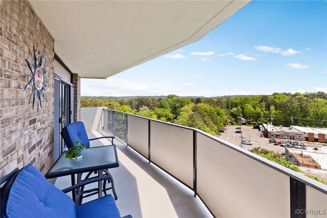 2956 Hathaway Road, Unit U912 Richmond, VA 23225 - Photo 22 of 29 a view of a chairs and table in patio