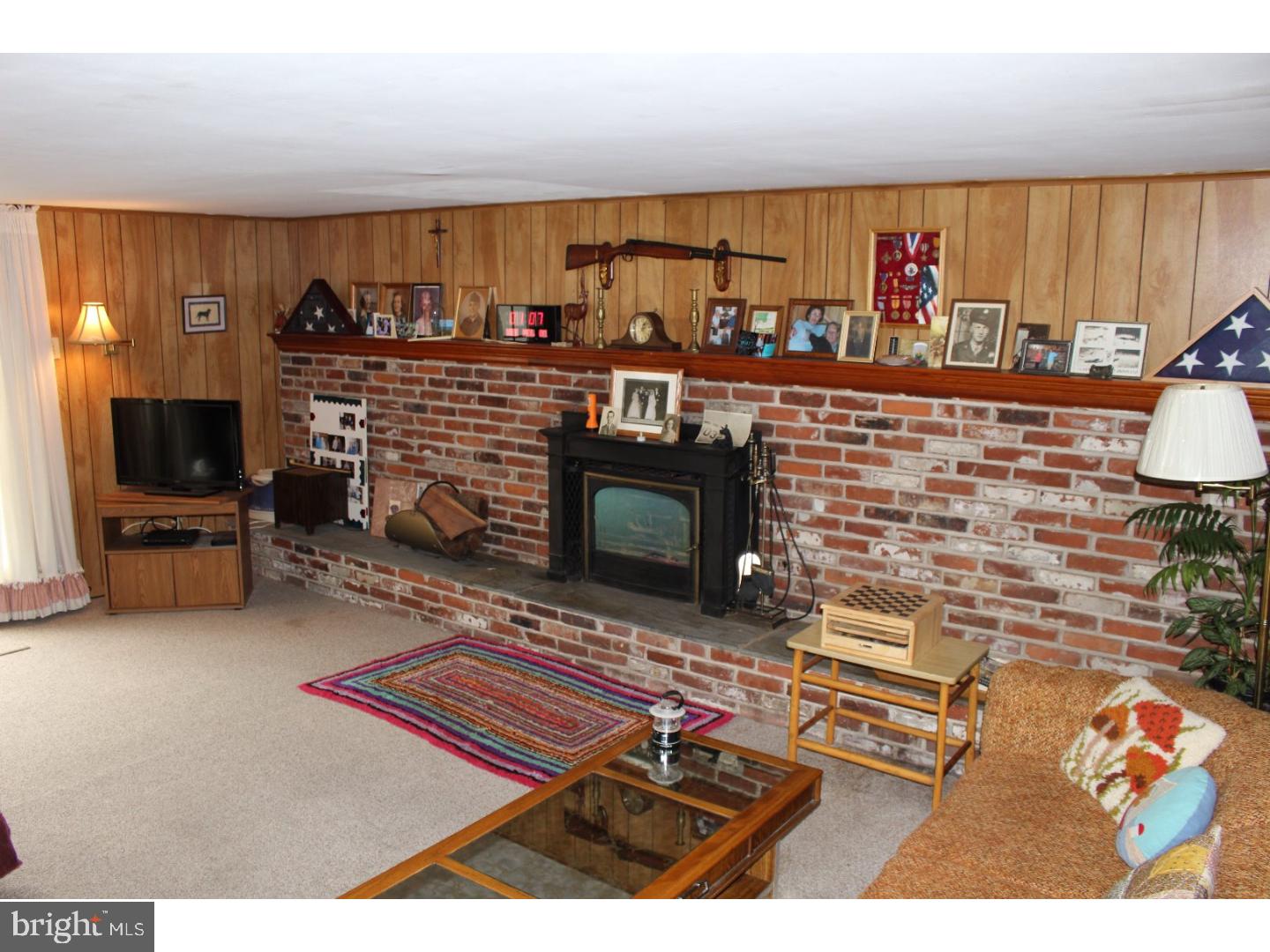 1676 Ludwell Drive Ambler, PA 19002 - Photo 7 of 24 Living Room