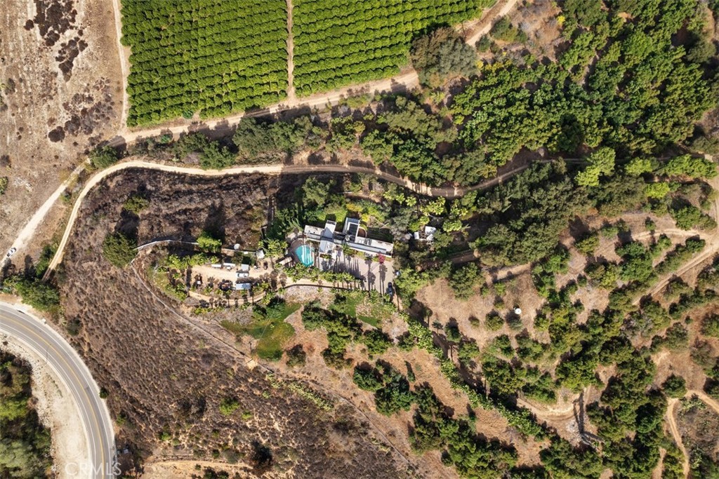 3264 Shearer Crossing Fallbrook, CA 92028 - Photo 33 of 41 Paved road and long driveway to the estate home