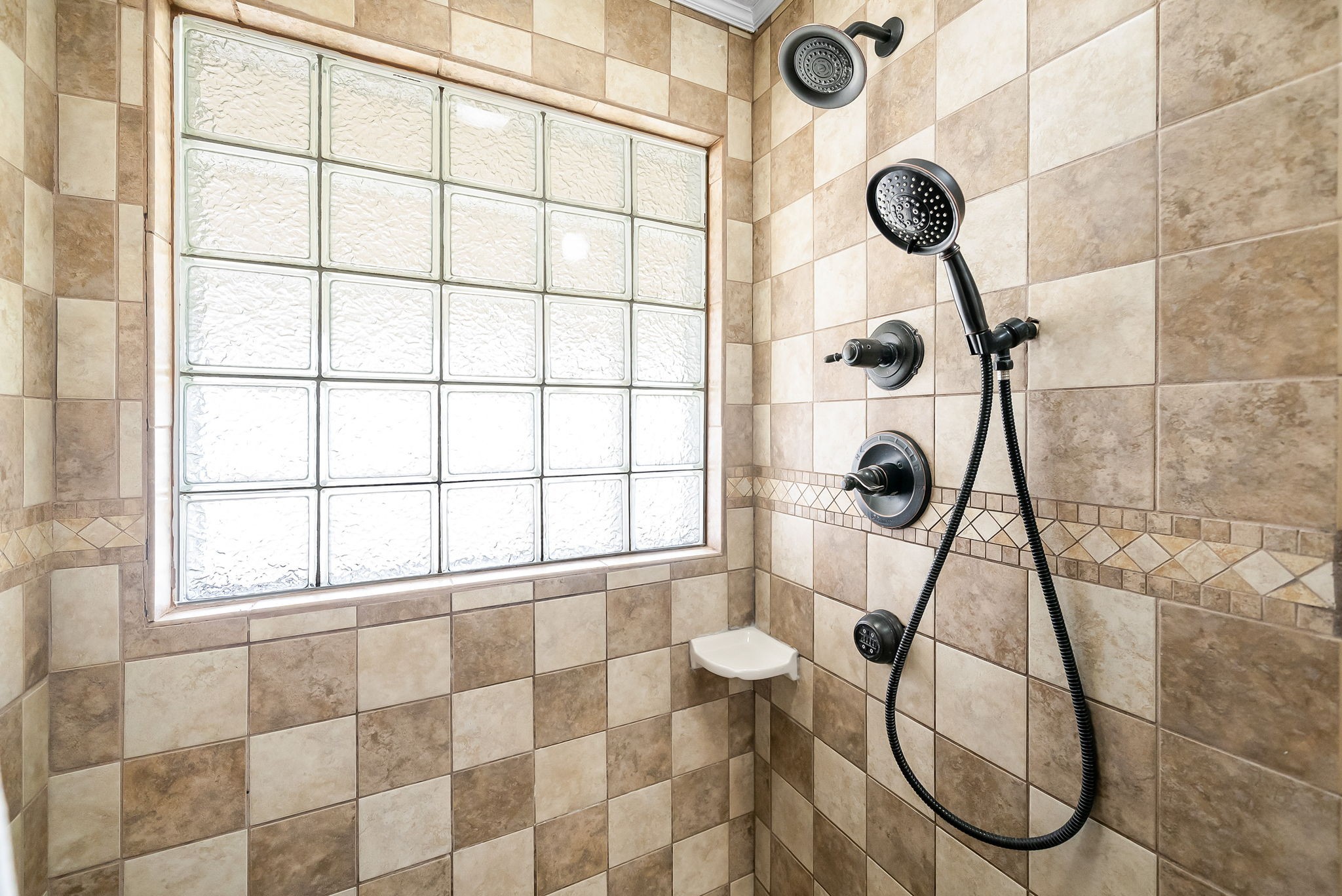 369 Holiday Acres Drive Springville, TN 38256 - Photo 60 of 100 a bathroom with a shower