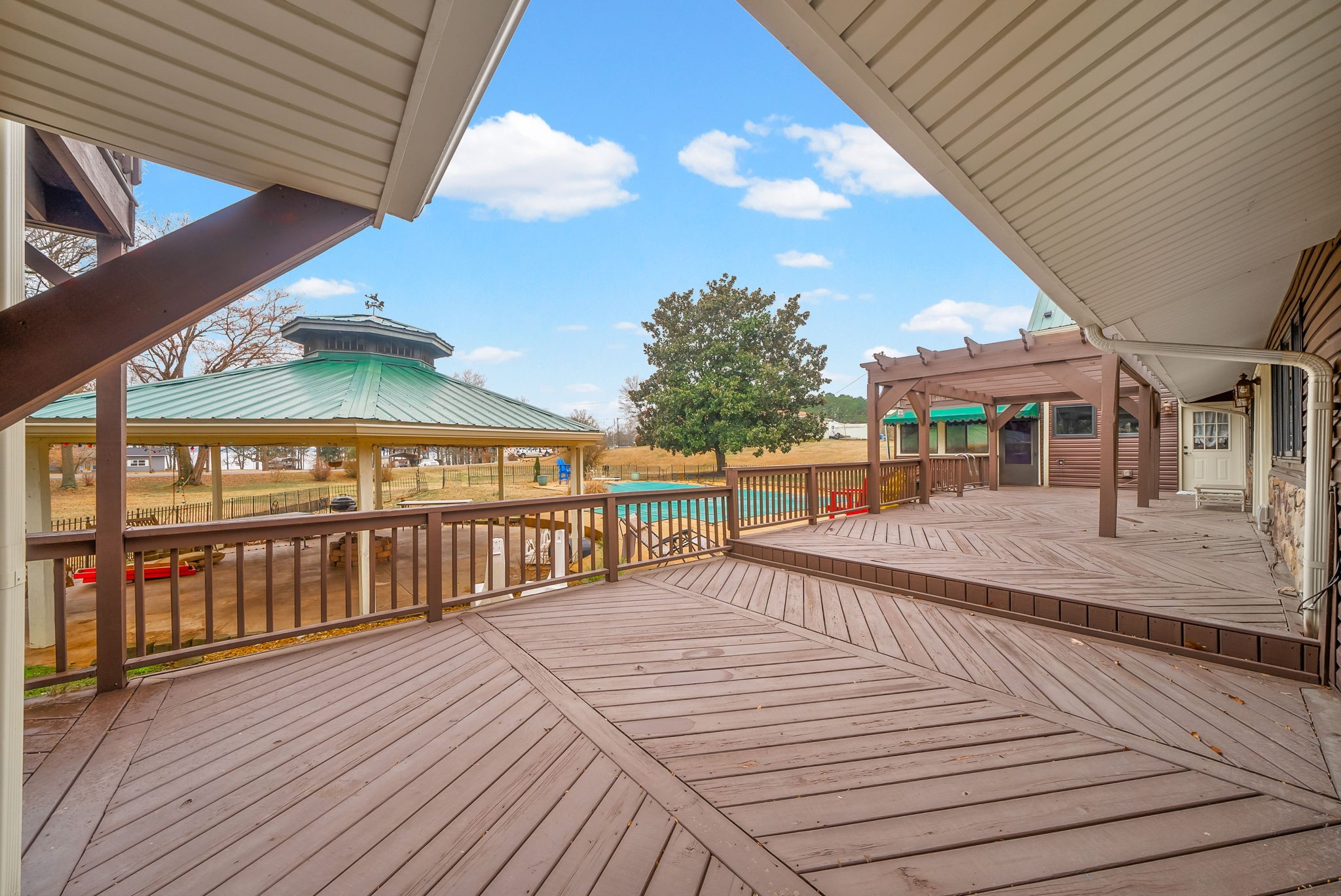 369 Holiday Acres Drive Springville, TN 38256 - Photo 79 of 100 a view of a balcony with a patio