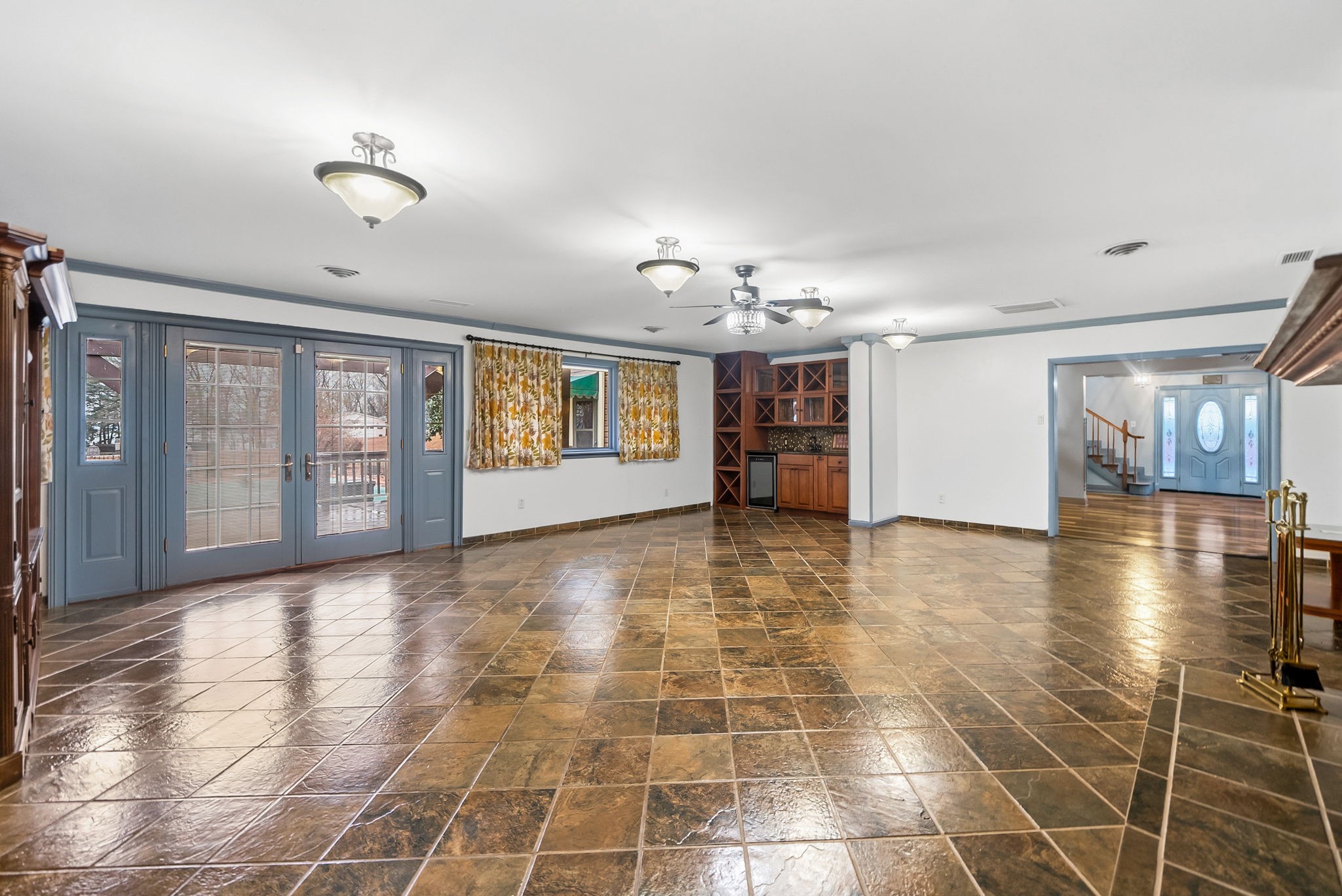 369 Holiday Acres Drive Springville, TN 38256 - Photo 10 of 100 a view of empty room with wooden floor and fan
