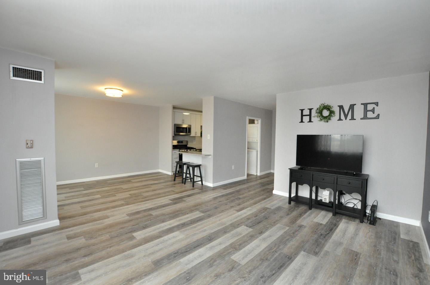 1840 Frontage Road, Unit 607 Cherry Hill, NJ 08034 - Photo 5 of 21 Spacious living and dining Area.