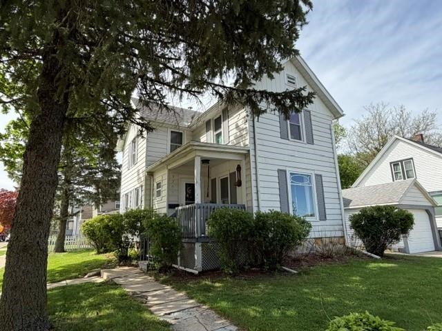 1766 15th Street Monroe, WI 53566 - Photo 3 of 42