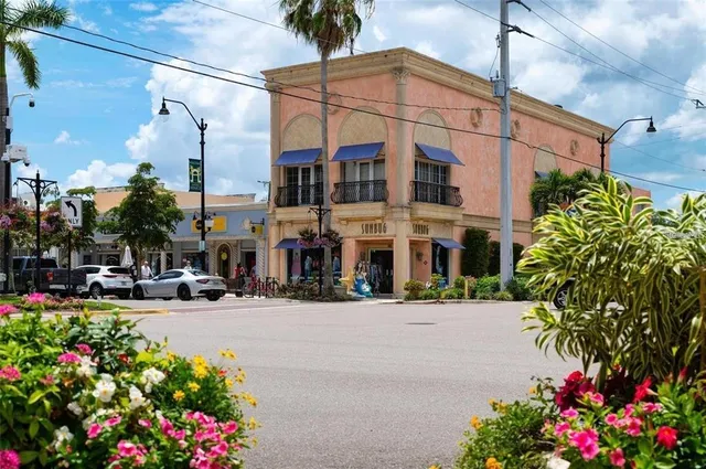 $350,000 | 214 Fair Winds Drive, Unit 214, Nokomis, FL 34275