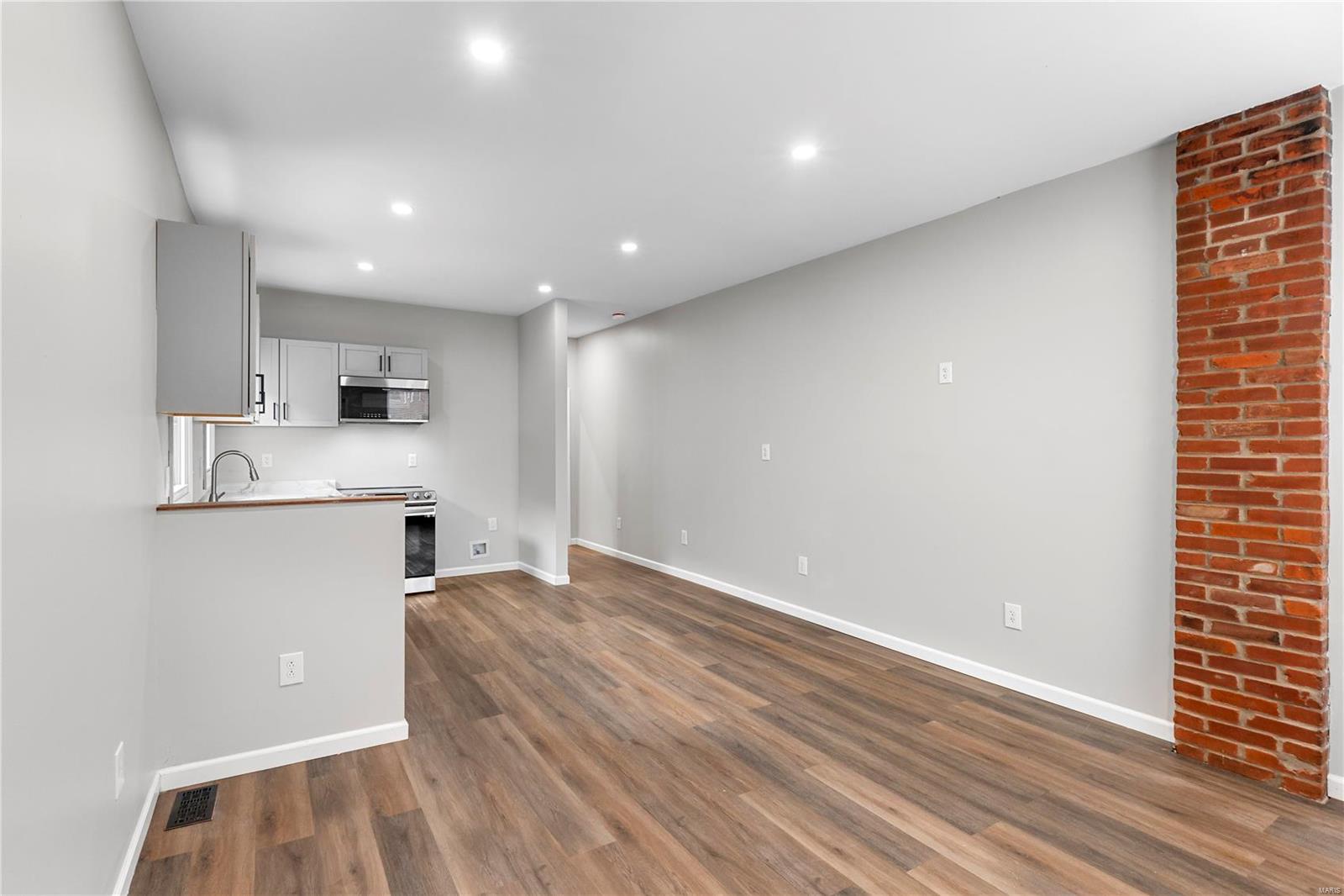 3261 Morgan Ford Road St. Louis, MO 63116 - Photo 5 of 29 Gallery Image 5