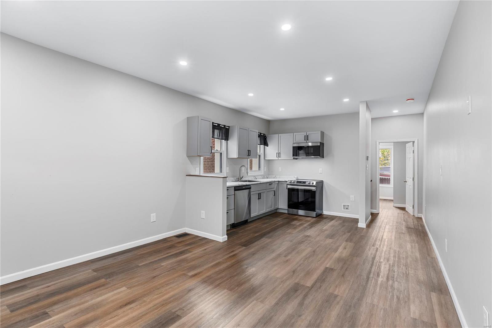 3261 Morgan Ford Road St. Louis, MO 63116 - Photo 7 of 29 Gallery Image 7