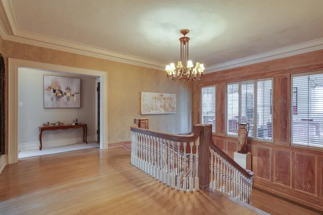 $1,175,000 | 2221 Poplar Avenue, Memphis, TN 38104