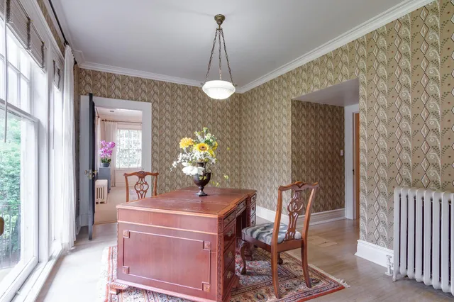 $1,175,000 | 2221 Poplar Avenue, Memphis, TN 38104