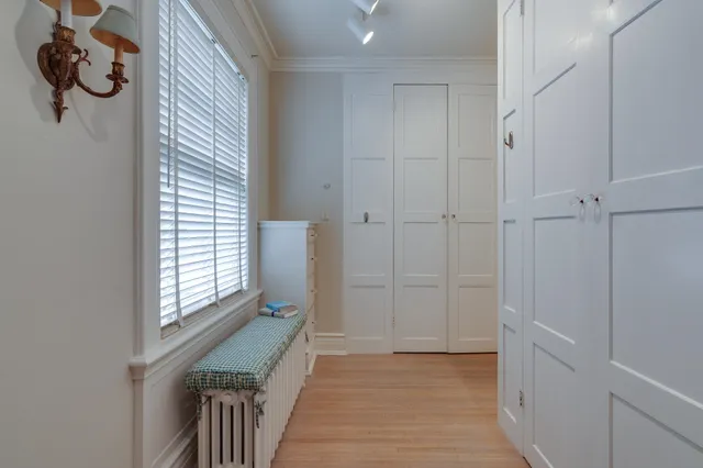 $1,175,000 | 2221 Poplar Avenue, Memphis, TN 38104