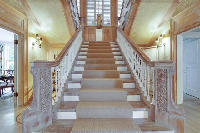 $1,175,000 | 2221 Poplar Avenue, Memphis, TN 38104