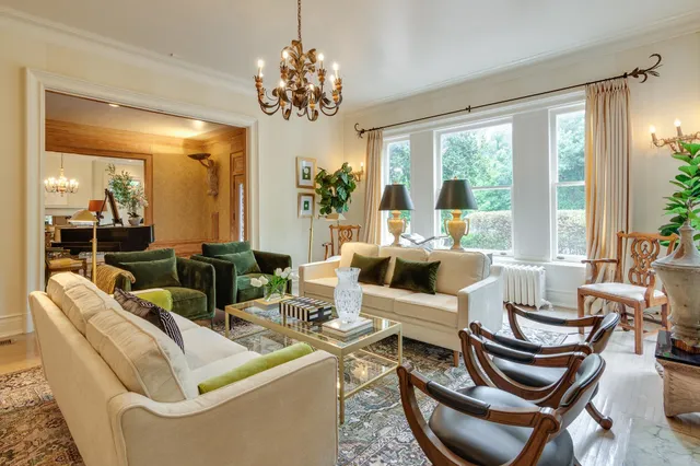 $1,175,000 | 2221 Poplar Avenue, Memphis, TN 38104