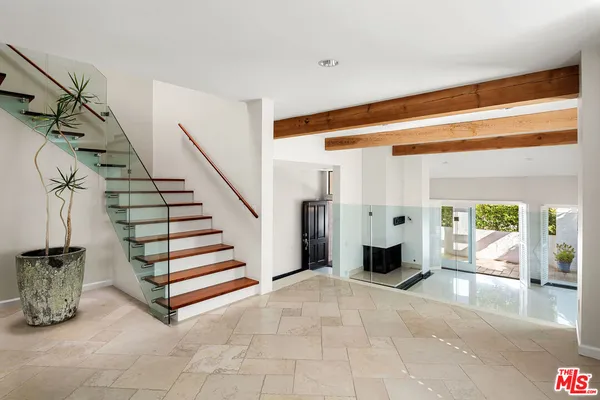 a view of entryway and hall