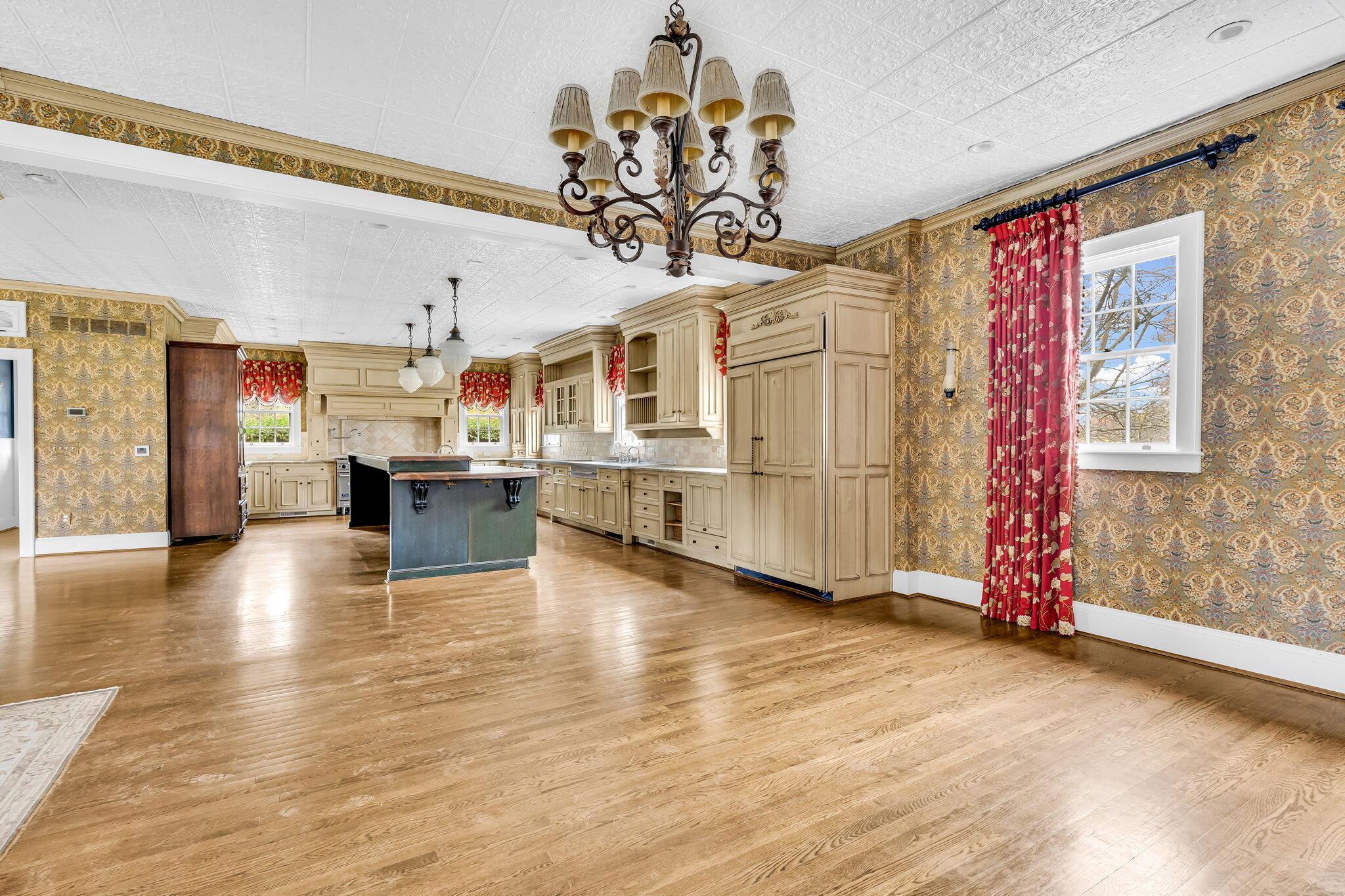 7805 Brill Road Cincinnati, OH 45243 - Photo 67 of 139 67-web-or-mls-7805BrillRoadInt_Hommati10