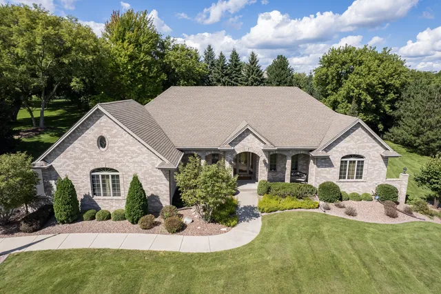$795,000 | N25-w30832 Overlook Court, Delafield, WI 53072