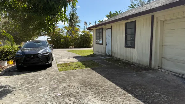 $1,900 | 2501 Oceanview Avenue, Unit 1, Delray Beach, FL 33444