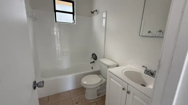 $1,900 | 2501 Oceanview Avenue, Unit 1, Delray Beach, FL 33444
