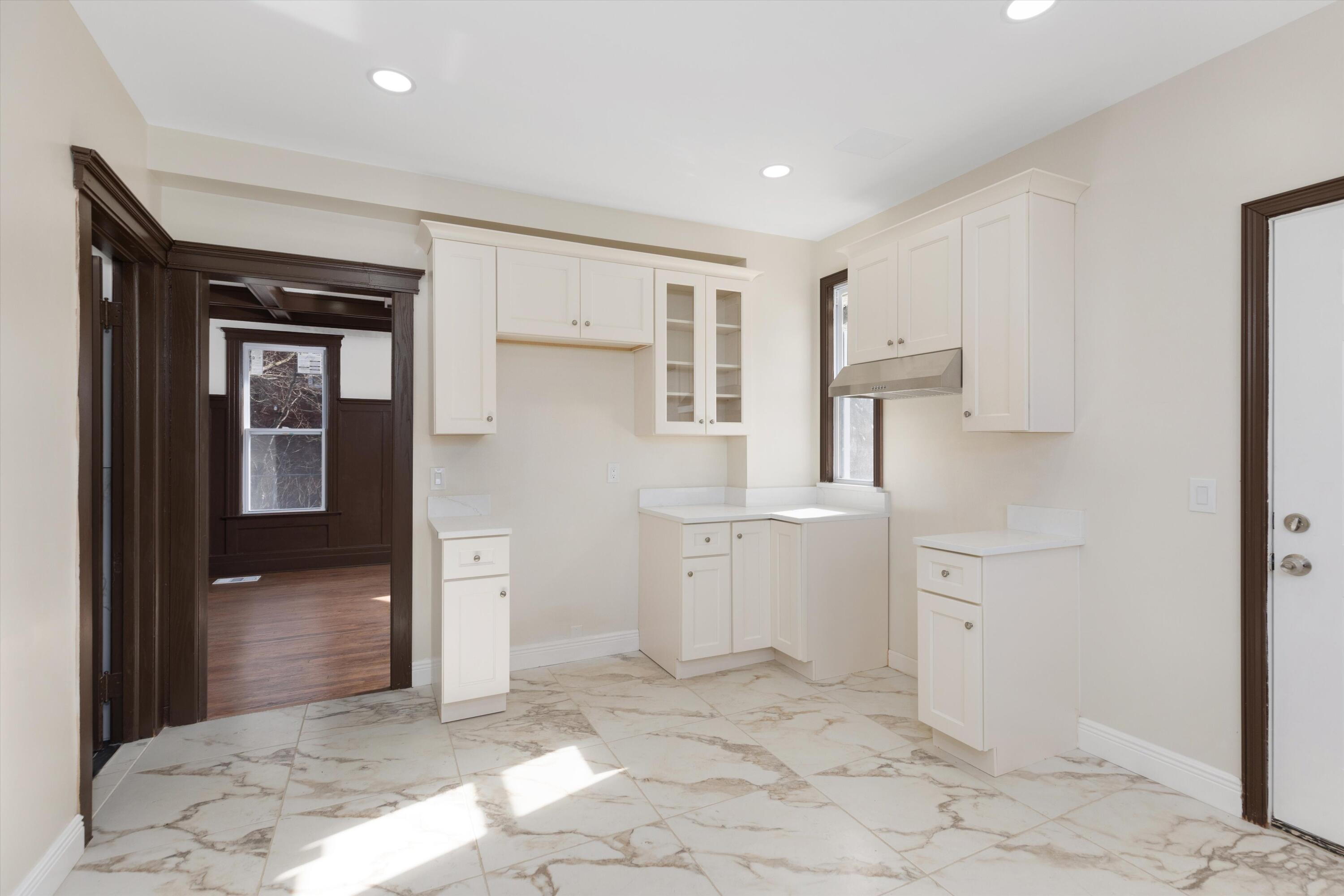 430 Marston Street Detroit, MI 48202 - Photo 15 of 37 12-430 Marston St Detroit 0019