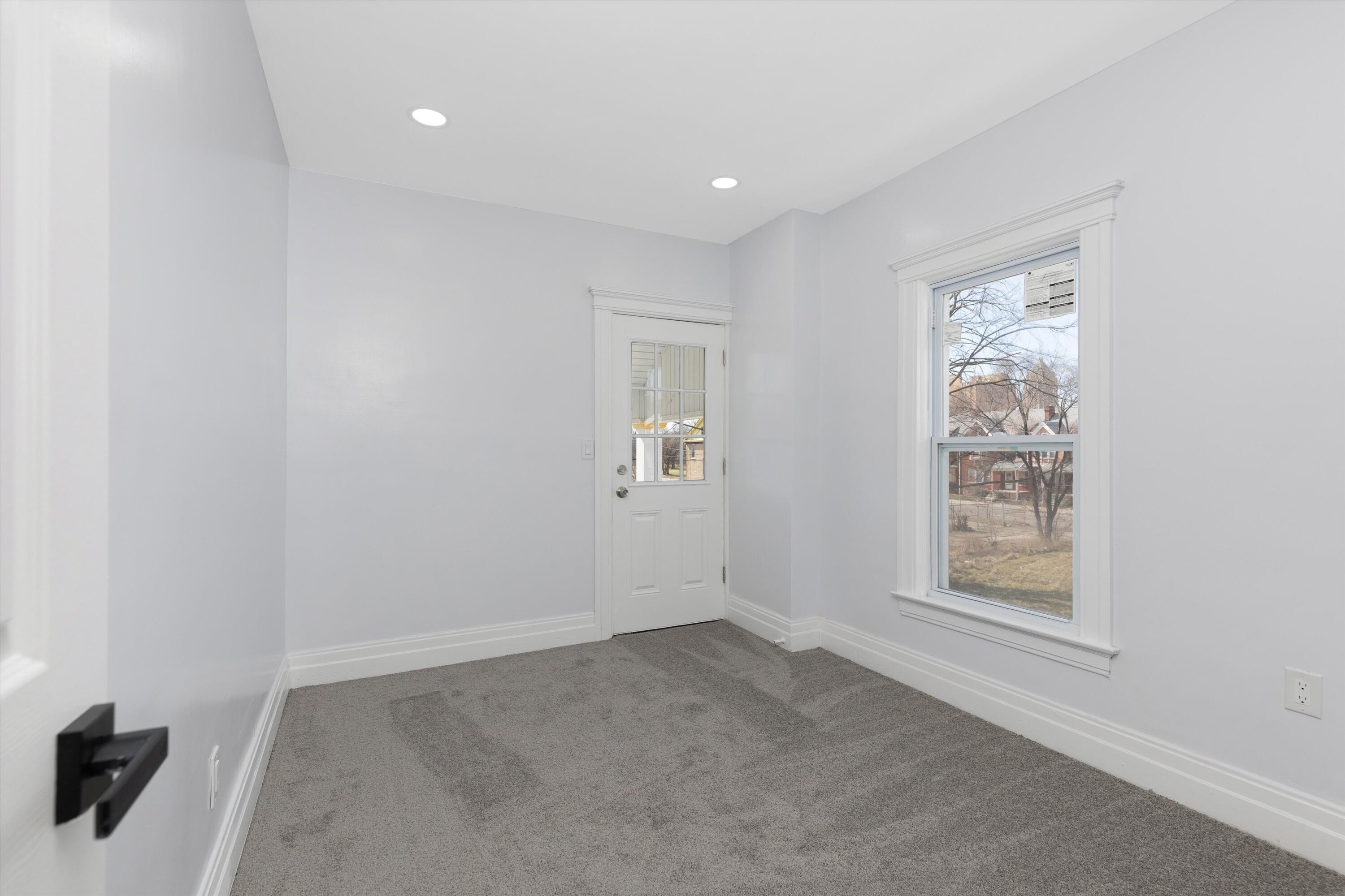 430 Marston Street Detroit, MI 48202 - Photo 20 of 37 14-430 Marston St Detroit 0021