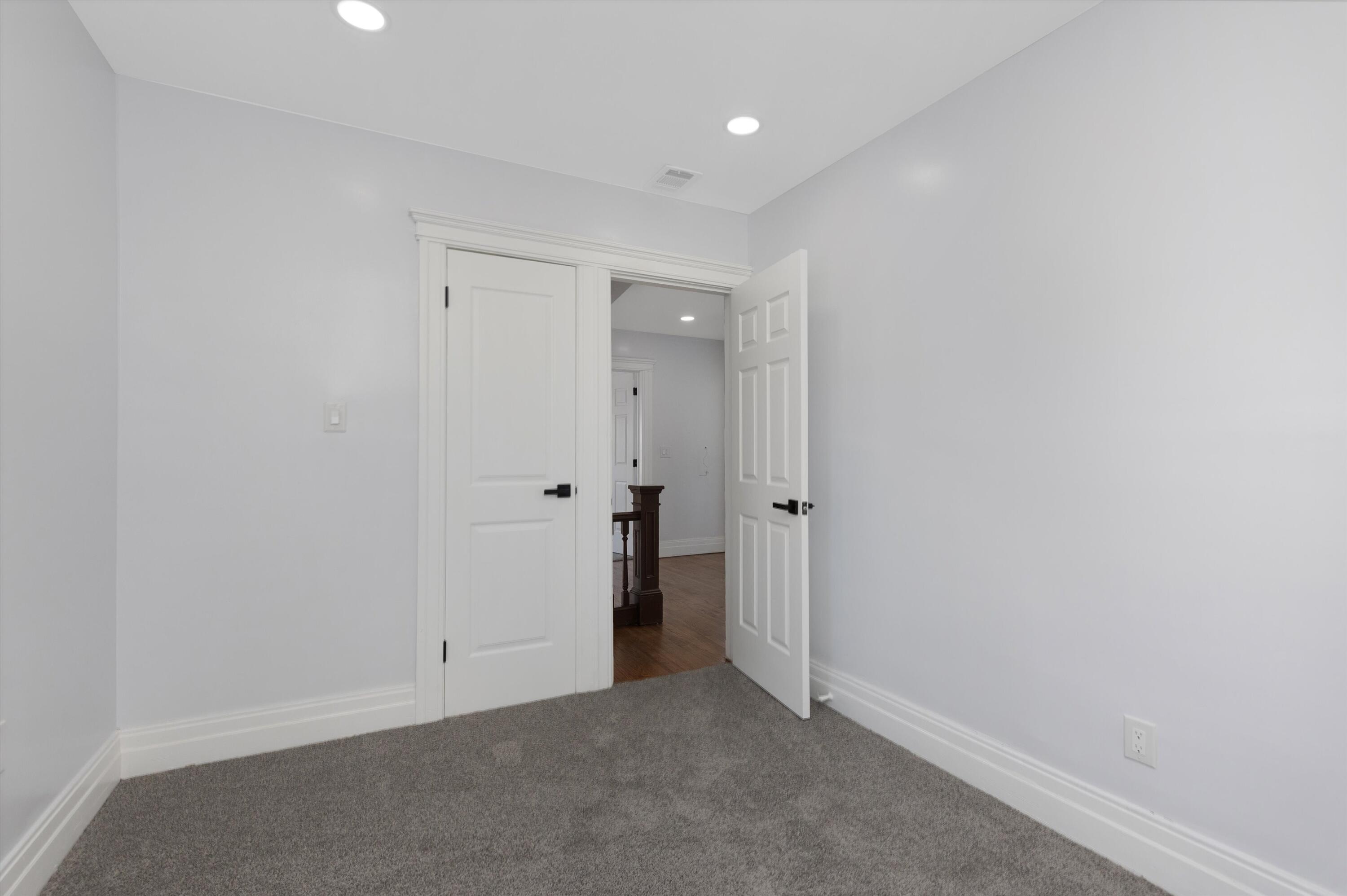 430 Marston Street Detroit, MI 48202 - Photo 22 of 37 16-430 Marston St Detroit 0023