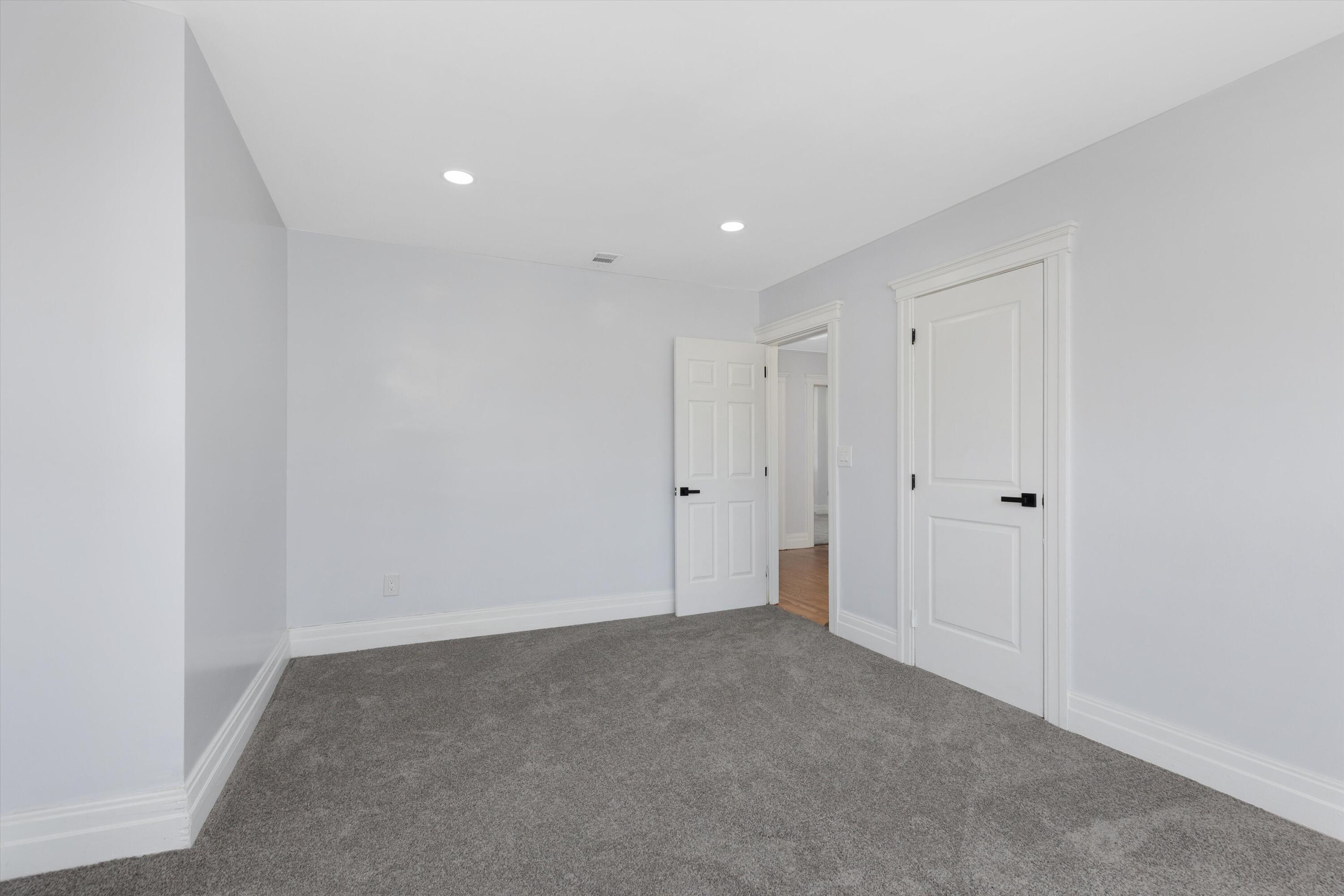 430 Marston Street Detroit, MI 48202 - Photo 26 of 37 22-430 Marston St Detroit 0029