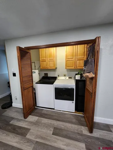 a view of outdoor space yard and green space