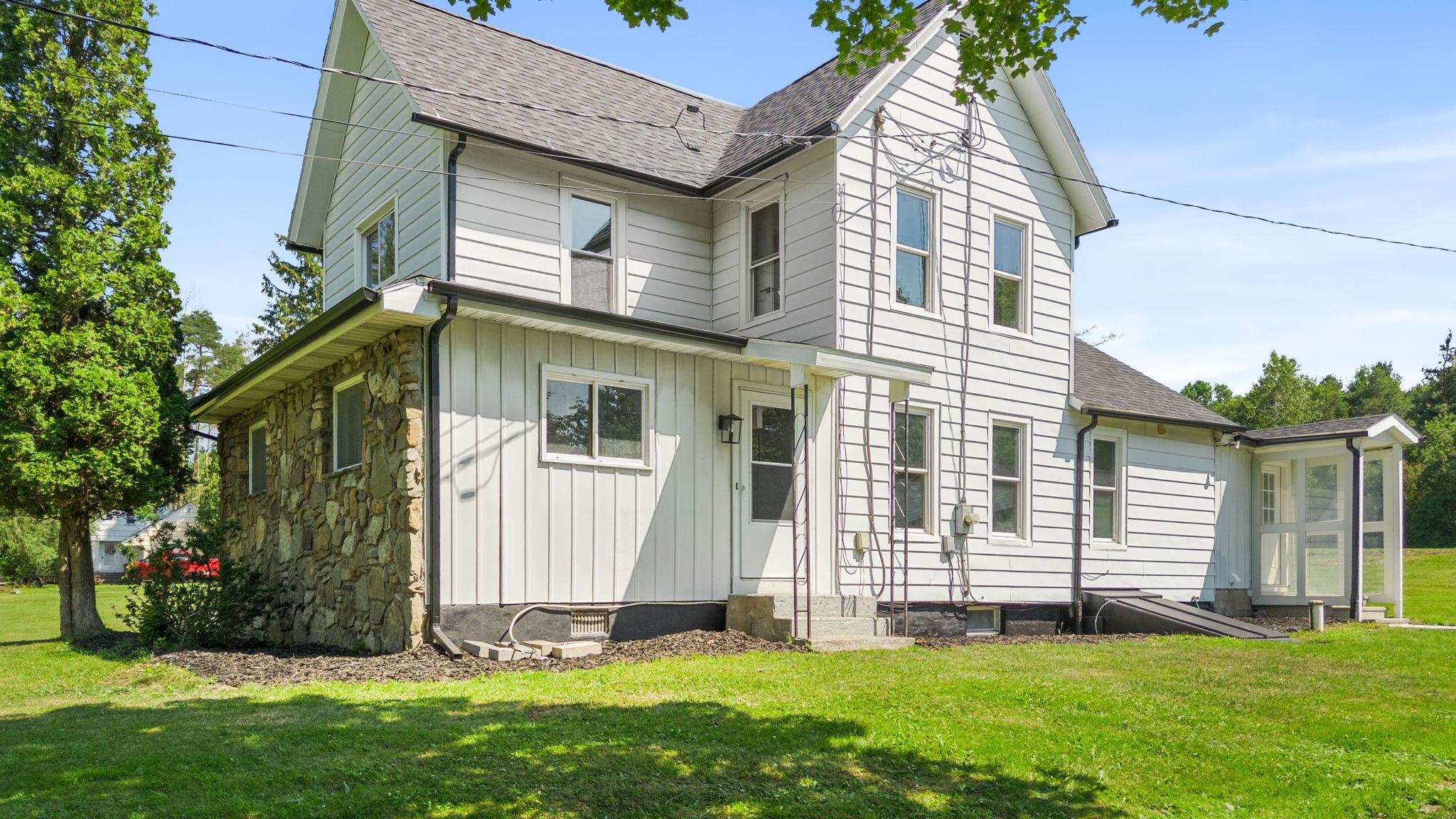 1174 Hawleyton Road Binghamton, NY 13903 - Photo 2 of 48
