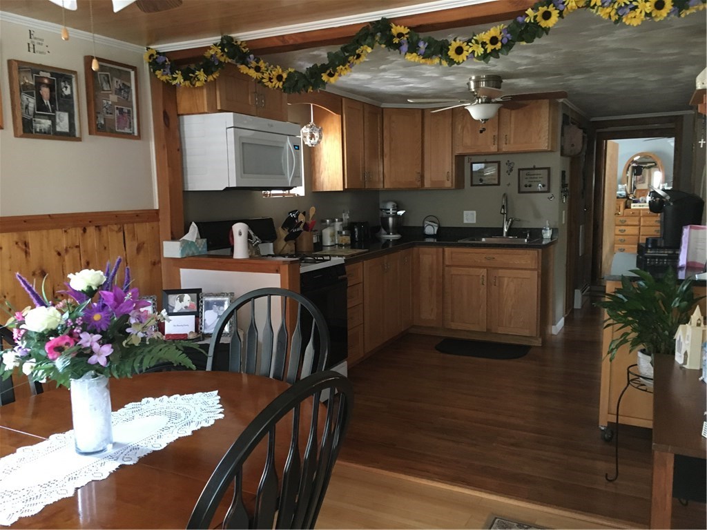 62 Milton Road Warwick, RI 02888 - Photo 9 of 33 Gallery Image 9