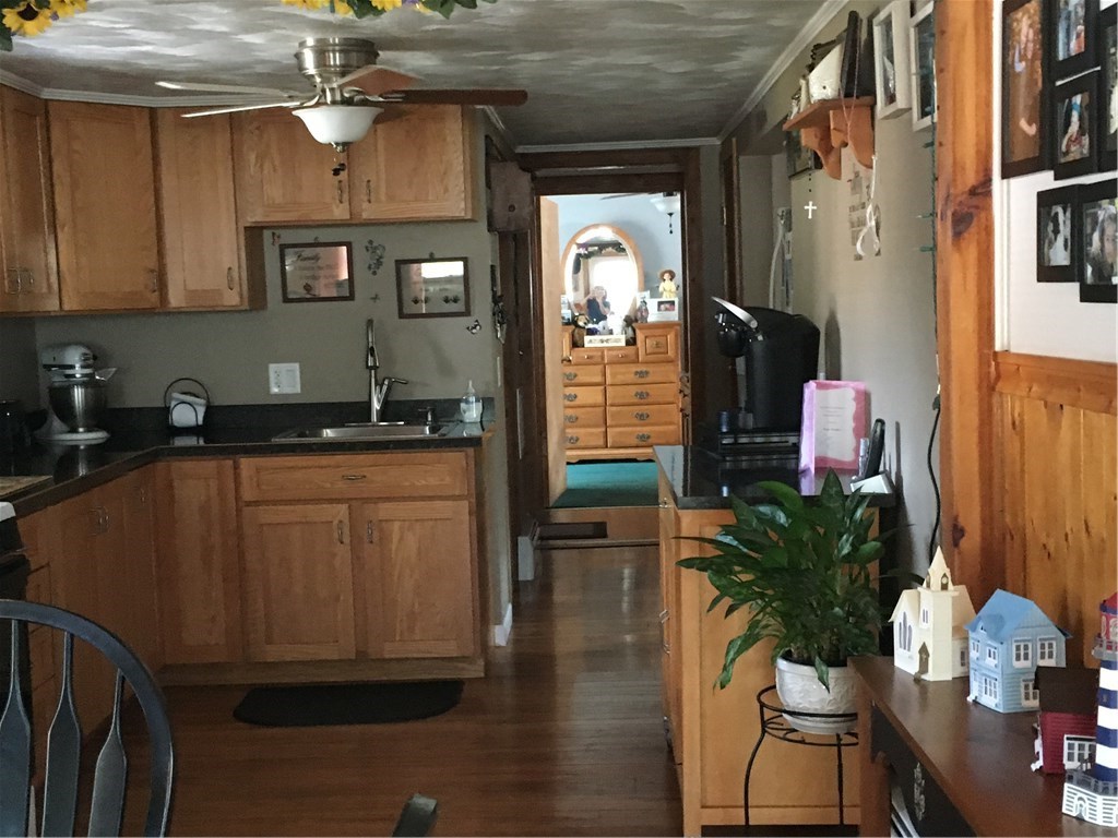 62 Milton Road Warwick, RI 02888 - Photo 10 of 33 Gallery Image 10
