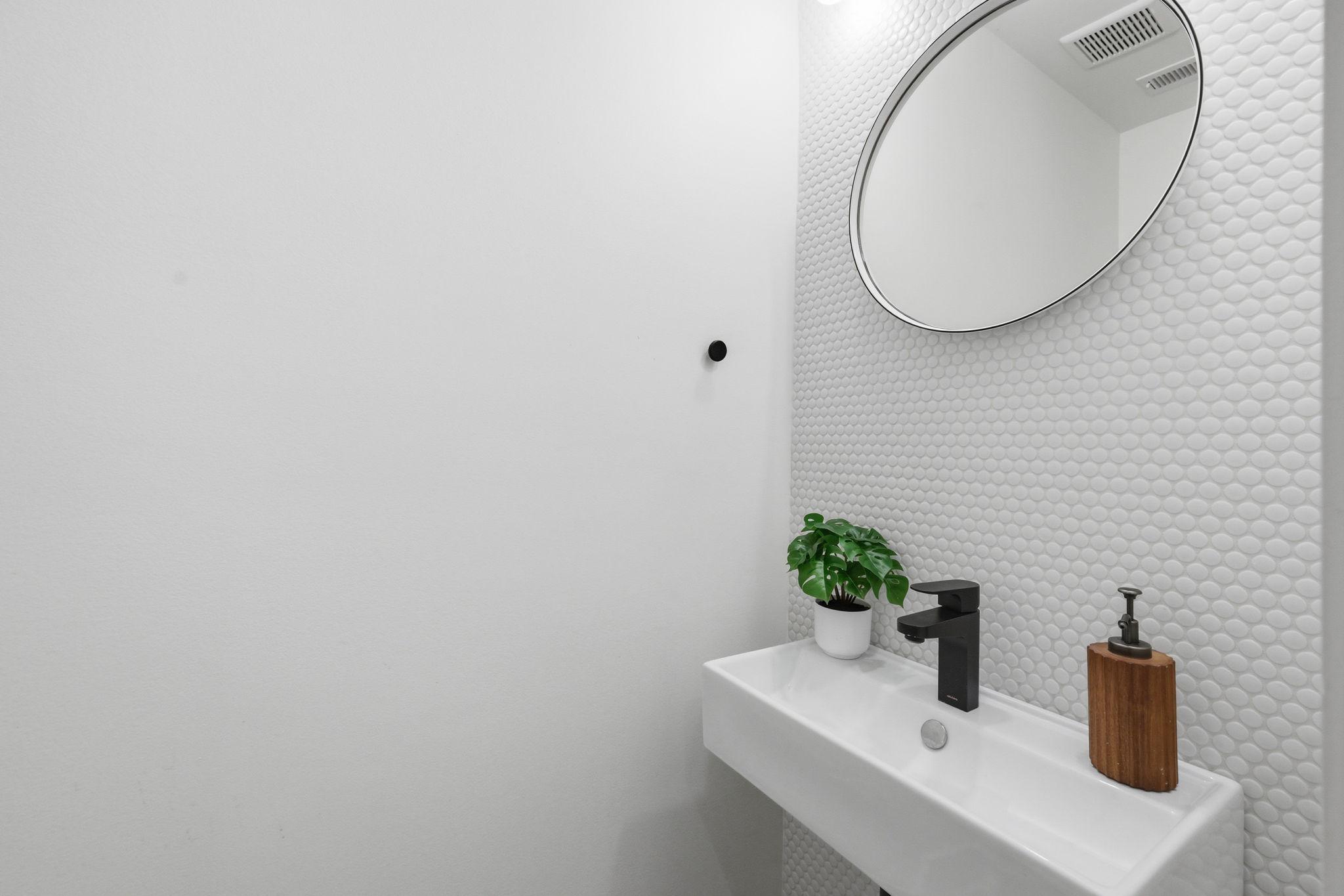 445 Ridge Street Northwest Washington, DC 20001 - Photo 18 of 39 Main Level Powder Room