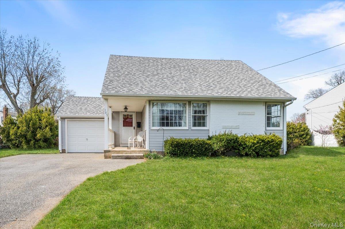 145 Raleigh Lane West Islip, NY 11795 - Photo 1 of 25
