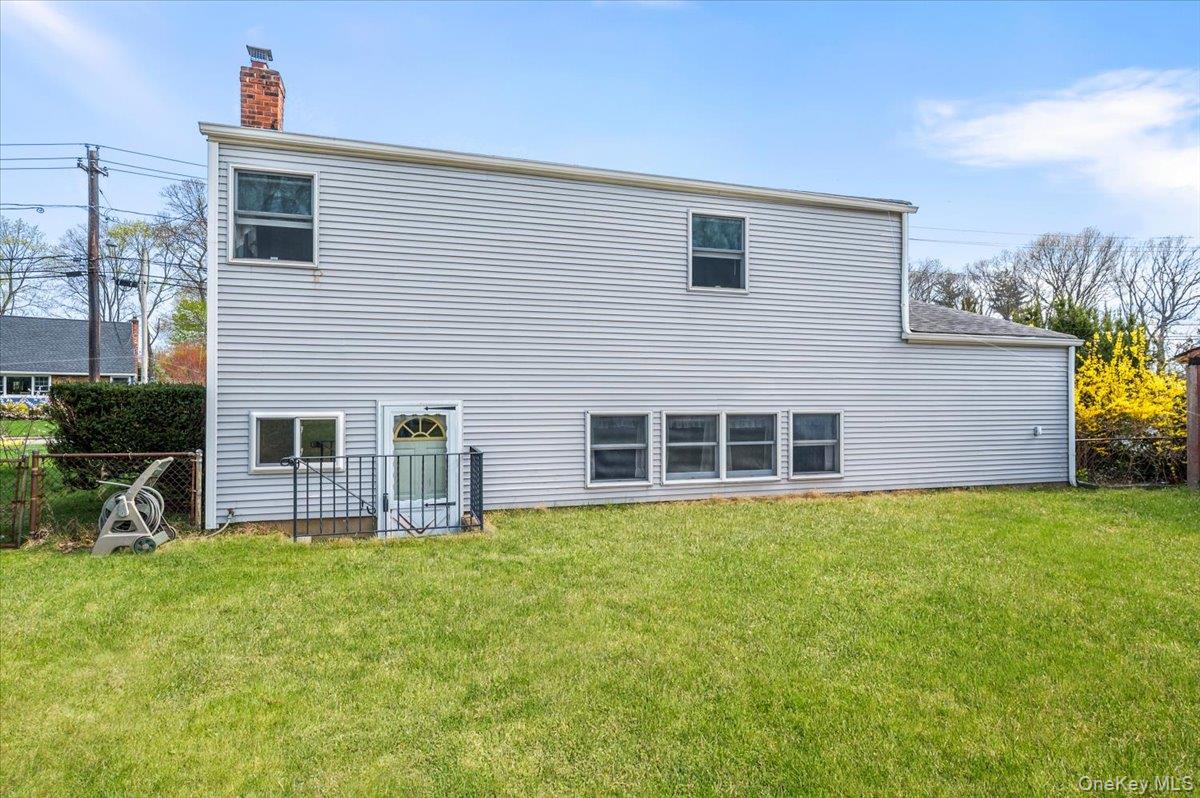 145 Raleigh Lane West Islip, NY 11795 - Photo 22 of 25