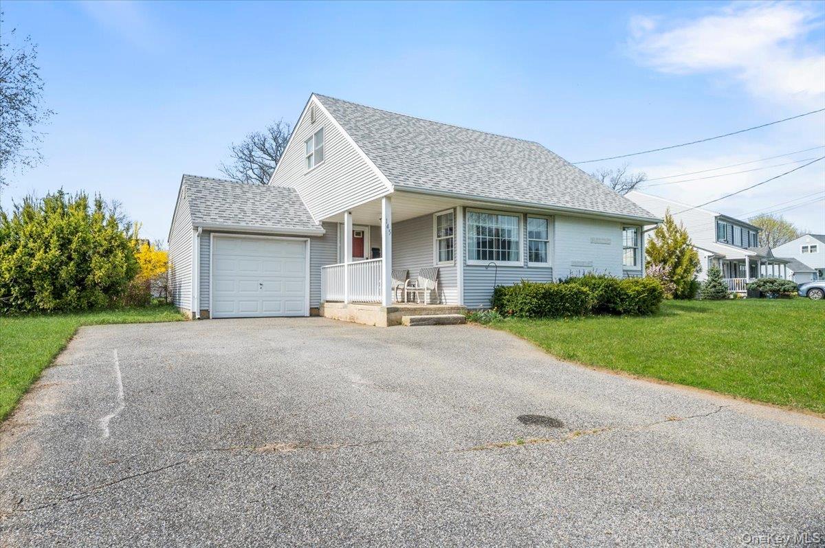 145 Raleigh Lane West Islip, NY 11795 - Photo 24 of 25