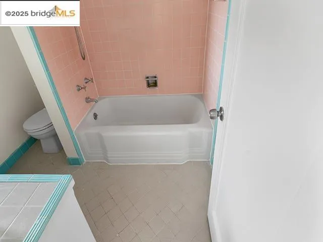 a bathroom with a tub