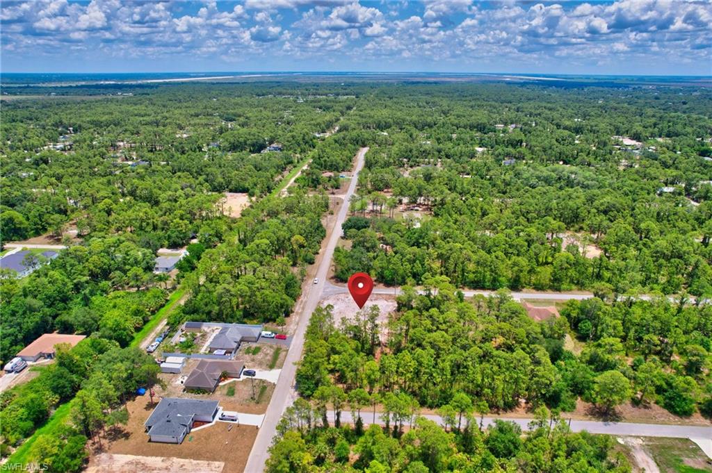2123 Jefferson Avenue Alva, FL 33920 - Photo 11 of 20 a view of a garden with an outdoor space