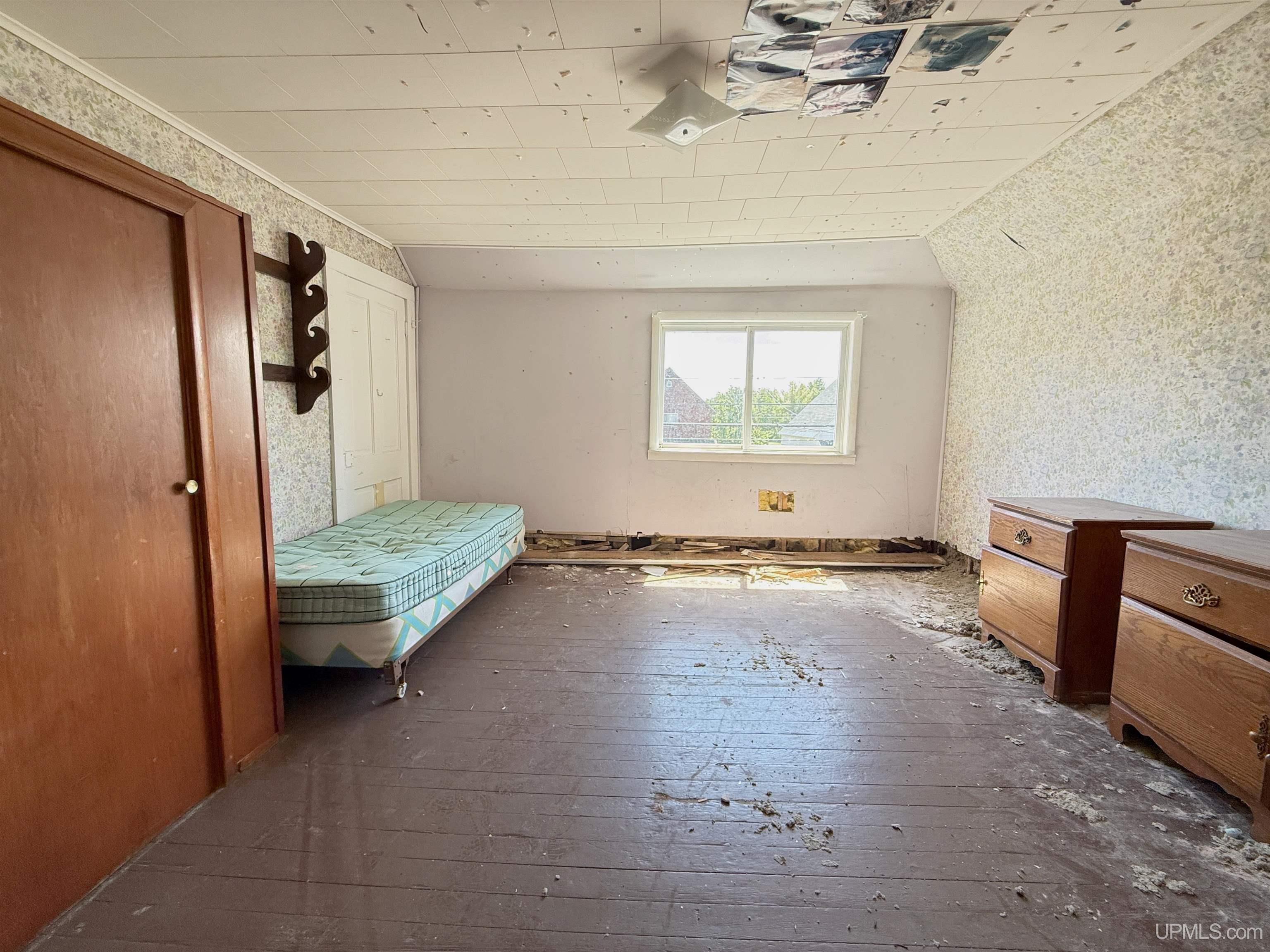 25396 Portland Street Calumet, MI 49913 - Photo 18 of 27