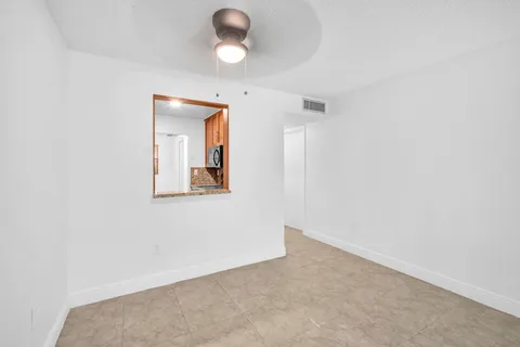 $260,000 | 1021 Mockingbird Lane, Unit 303, Plantation, FL 33324