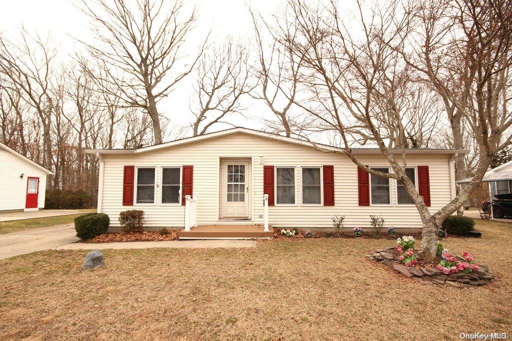 1407-135 Middle Road Calverton, NY 11933 - Photo 1 of 1 Gallery Image 1