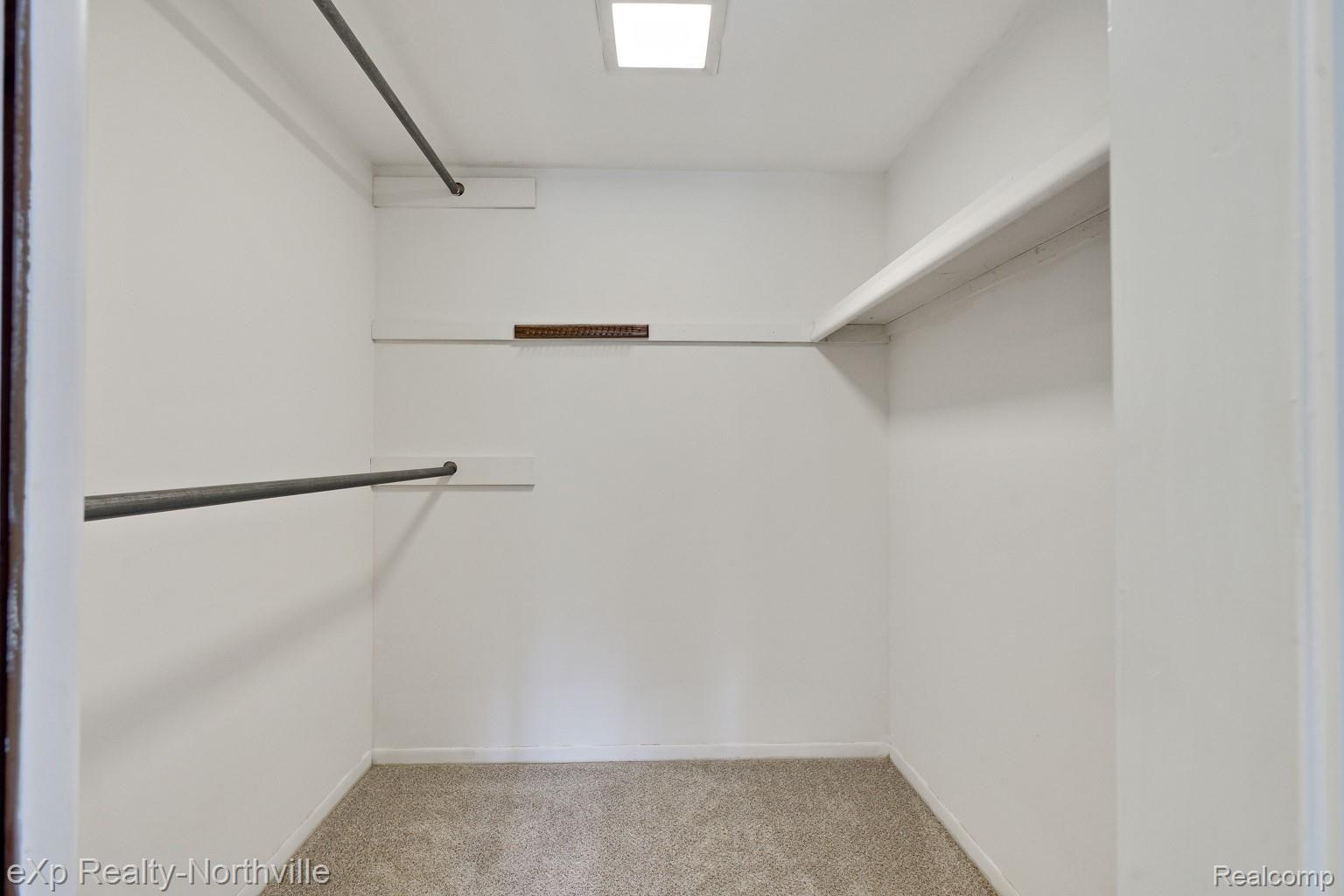 1200 Burnham Road Bloomfield Hills, MI 48304 - Photo 29 of 58 dsc00815-dsc00817.jpg
