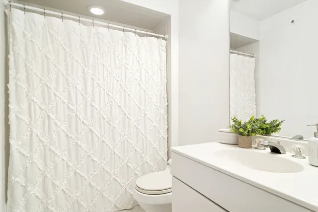 $850,000 | 4610 Forest Way Circle, Long Grove, IL 60047