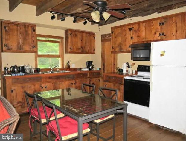 679 Fodderstack Road Flint Hill, VA 22640 - Photo 19 of 24 Guest House Kitchen
