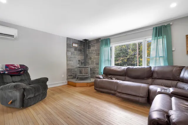 $425,000 | 470 Creek Road, Wallingford, VT 05773