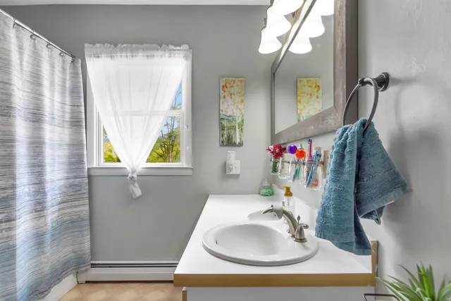 $425,000 | 470 Creek Road, Wallingford, VT 05773