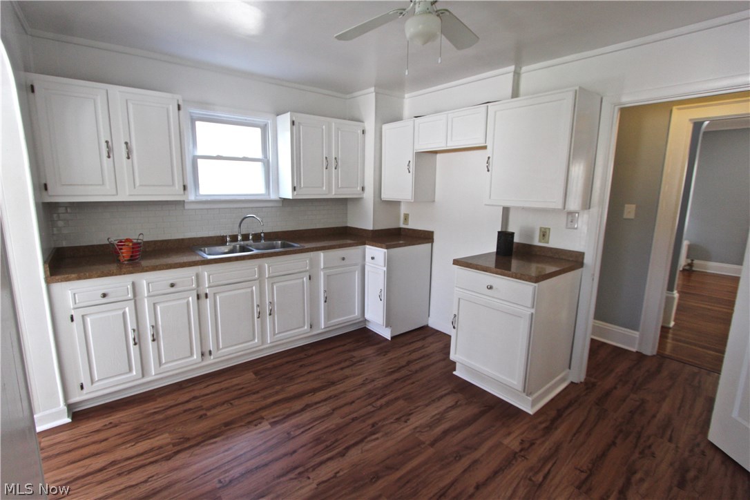 2111 Rossmoor Road Cleveland Heights, OH 44118 - Photo 10 of 29 Lots of space to spread out in this large kitchen