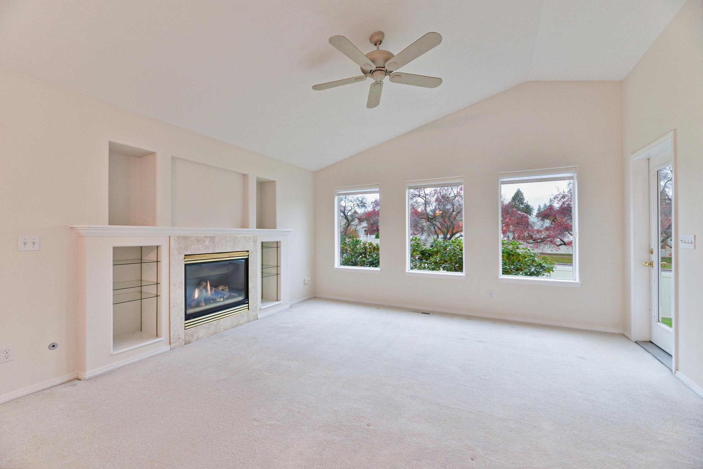 3908 South Greystone Lane Spokane, WA 99223 - Photo 3 of 31