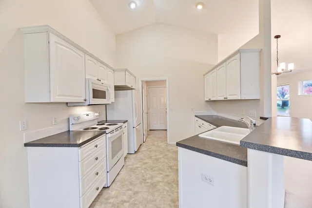 $449,000 | 3908 South Greystone Lane, Spokane, WA 99223